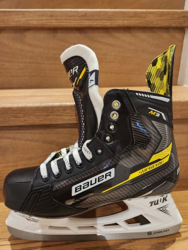 New Bauer Supreme M3 Skates Size 7 WIDTH EE