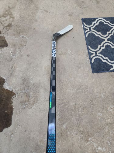 Senior Used Right Handed Bauer Nexus Geo Hockey Stick P88