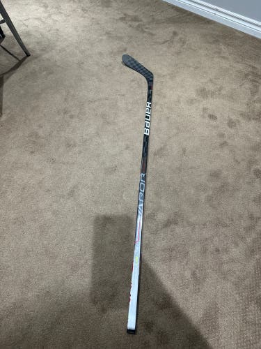 P28 102 Flex Senior Left Hand  Vapor Hyperlite Hockey Stick