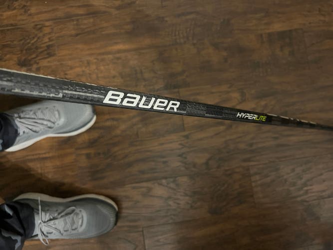 Intermediate Right Handed P92M Vapor Hyperlite Hockey Stick