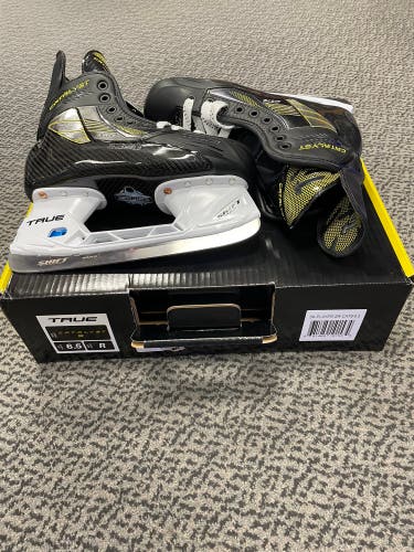 True Catalyst 9 size 6.5 Regular width skates
