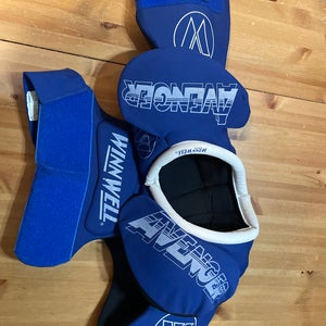Winnwell Avenger XL Hockey Shoulder Pads