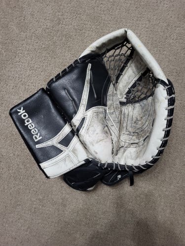 Reebok Regular Revoke 9000 goalie glove