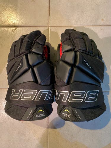Bauer 15" Vapor X2.9 Gloves