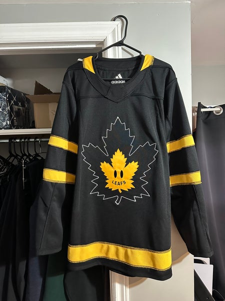Leafs jersey 52