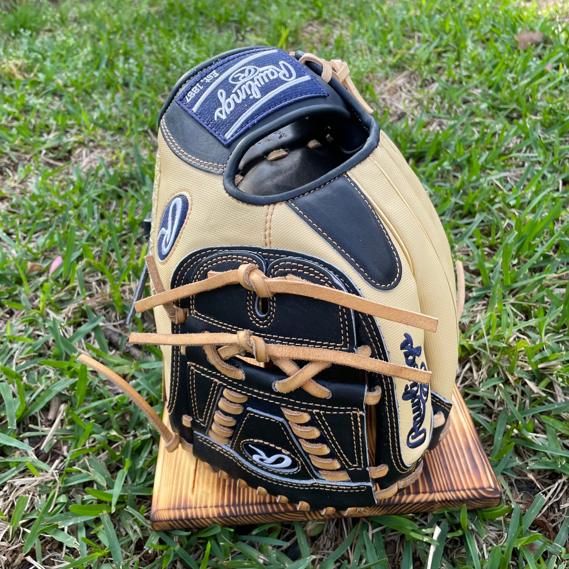 Rawlings Heart of The Hide Japan 11.75 inch PRO205-30JP Baseball Glove