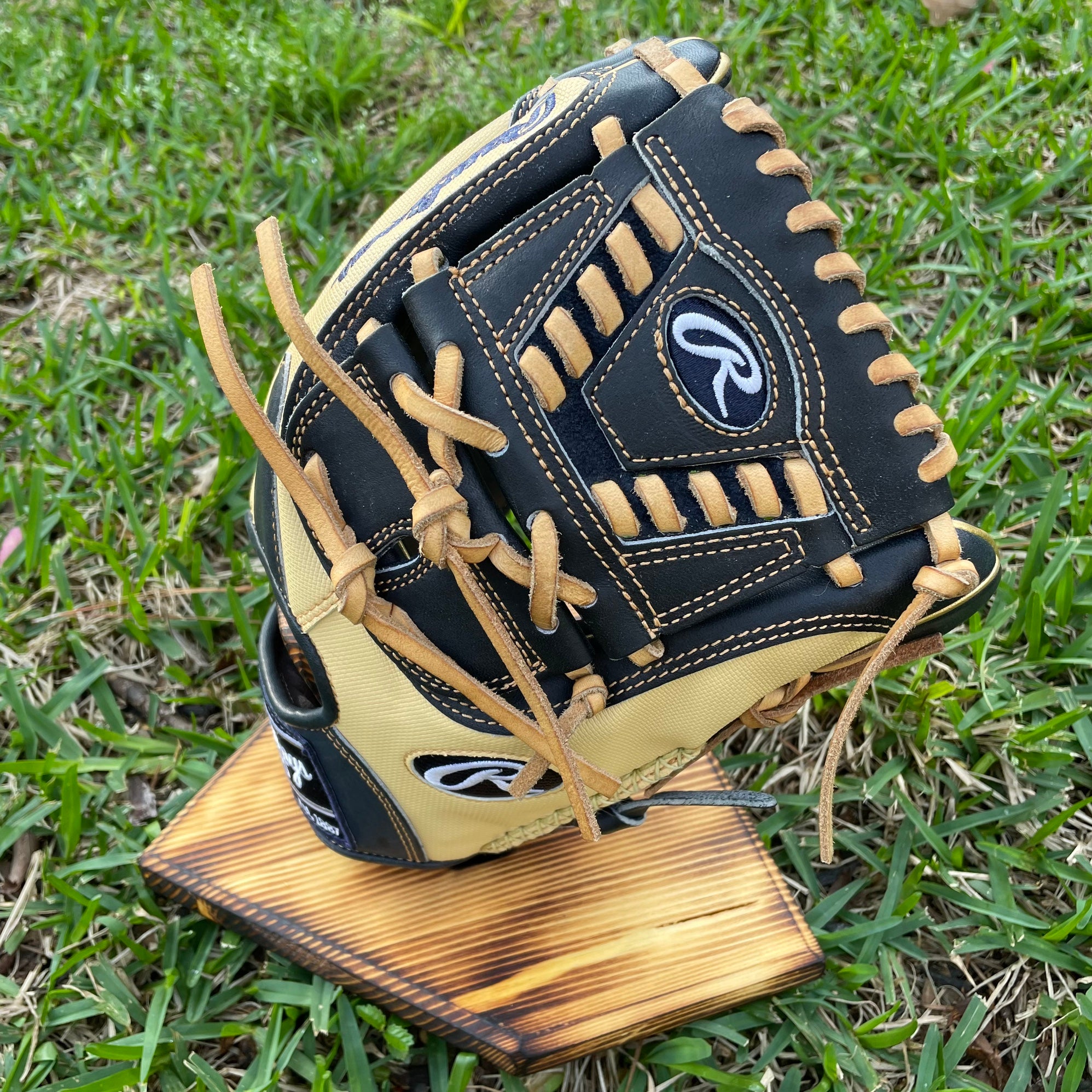 Rawlings Heart of The Hide Japan 11.75 inch PRO205-30JP Baseball Glove
