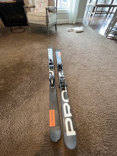 Elan prodigy skis
