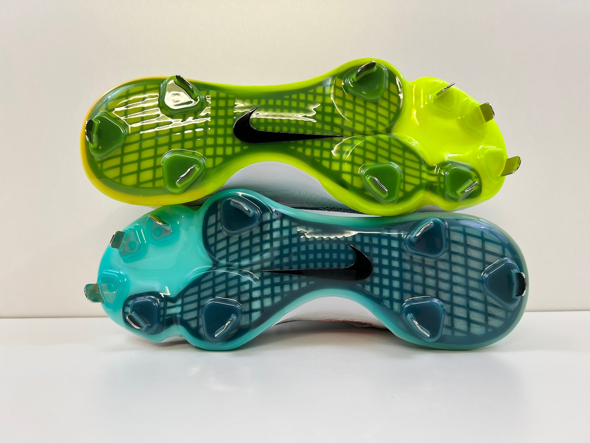 green nike baseball cleats