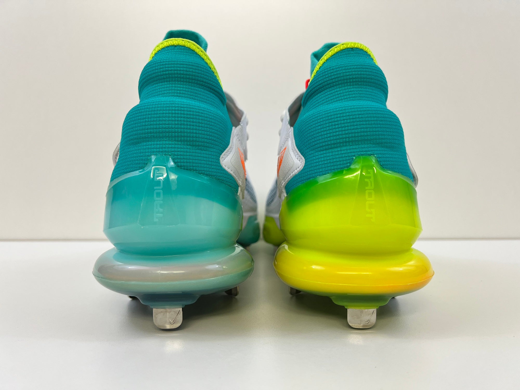 2019 mike trout cleats