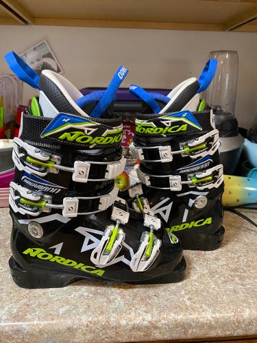 Nordica Dobermann Team 80 Downhill Ski Boots Size 4 US