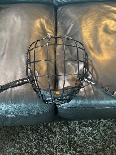 New Medium CCM Full Cage FM780