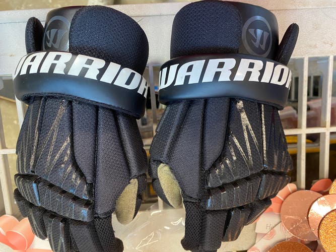Used Player's Warrior 10" Burn Lacrosse Gloves