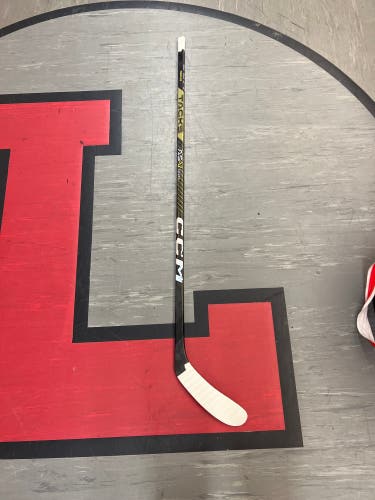 CCM ASV Pro Hockey Stick - RH, 65 Flex, P28 Curve