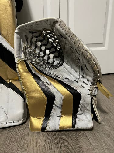 Vaughn SLR2 Pro Carbon Glove And Blocker Regular