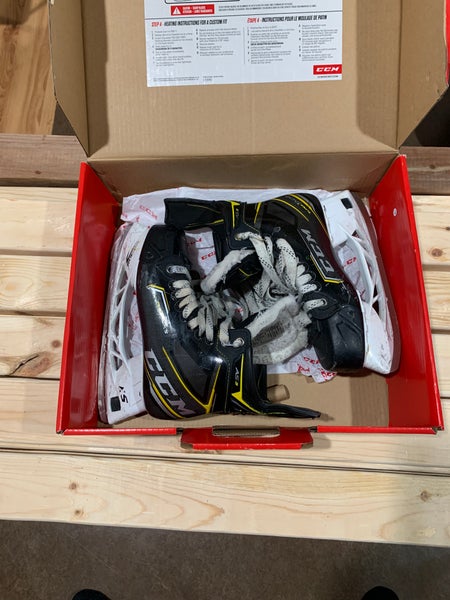 Intermediate Used CCM Super Tacks AS3 Hockey Skates Regular Width Size 6.5