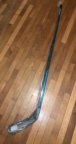 Intermediate Right Handed P92 Nexus E5 Pro Hockey Stick