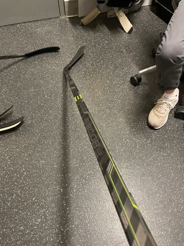 Senior Right Handed P92 Pro Stock RibCor 40K Hockey Stick