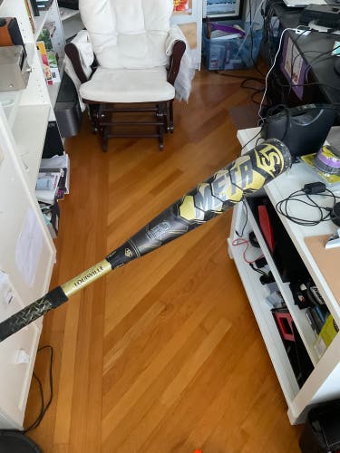 Used USSSA Certified Louisville Slugger (-10) 18 oz 28" Meta Bat