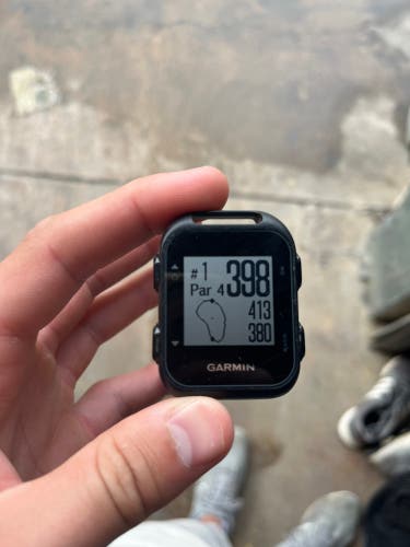Used Garmin Golf Watch Screen