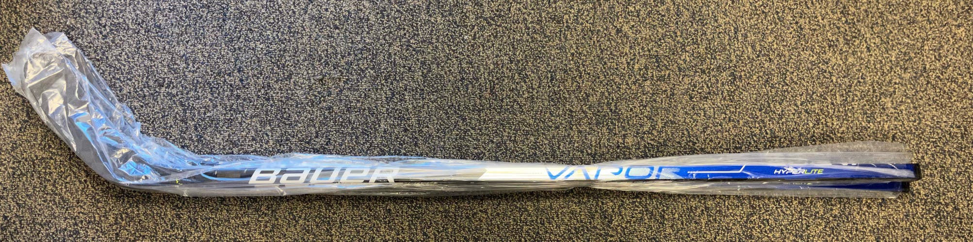 New Right Handed Bauer Vapor Hyperlite Hockey Stick P92M Pro Stock, Grip.
