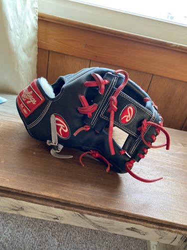 Used Right Hand Throw 11.75" Pro Preferred Baseball Glove
