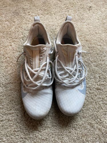 Used Size 9.0 Nike Huarache Cleats