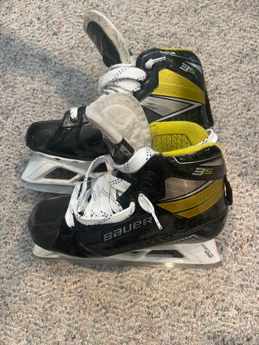 Used Bauer Regular Width  Size 8 Supreme 3s Hockey Goalie Skates