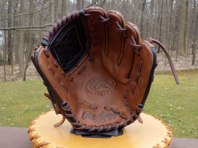 Used Rawlings Right Hand Throw Pitcher's Premium Series Baseball Glove 12"