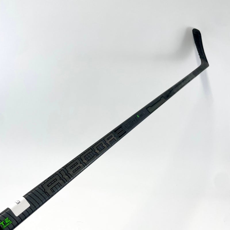 P08 Easton S19 Hockey Sticks