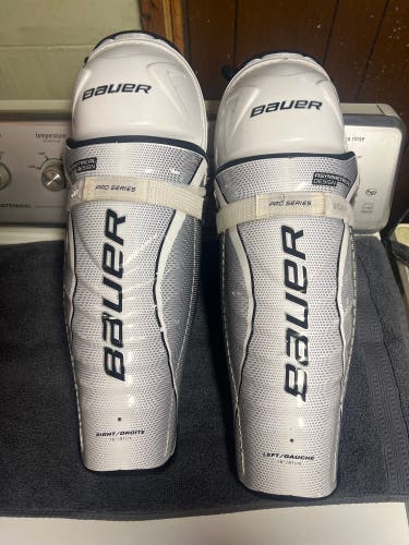 Bauer pro series shin guard