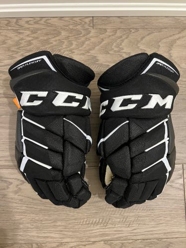 CCM 15" Jetspeed FT1 Gloves