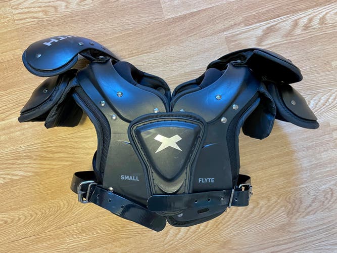 Xenith Flyte Shoulder Pads - Youth Small - great condition