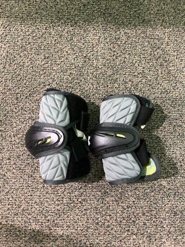 Used Small Under Armour NexGen Arm Pads