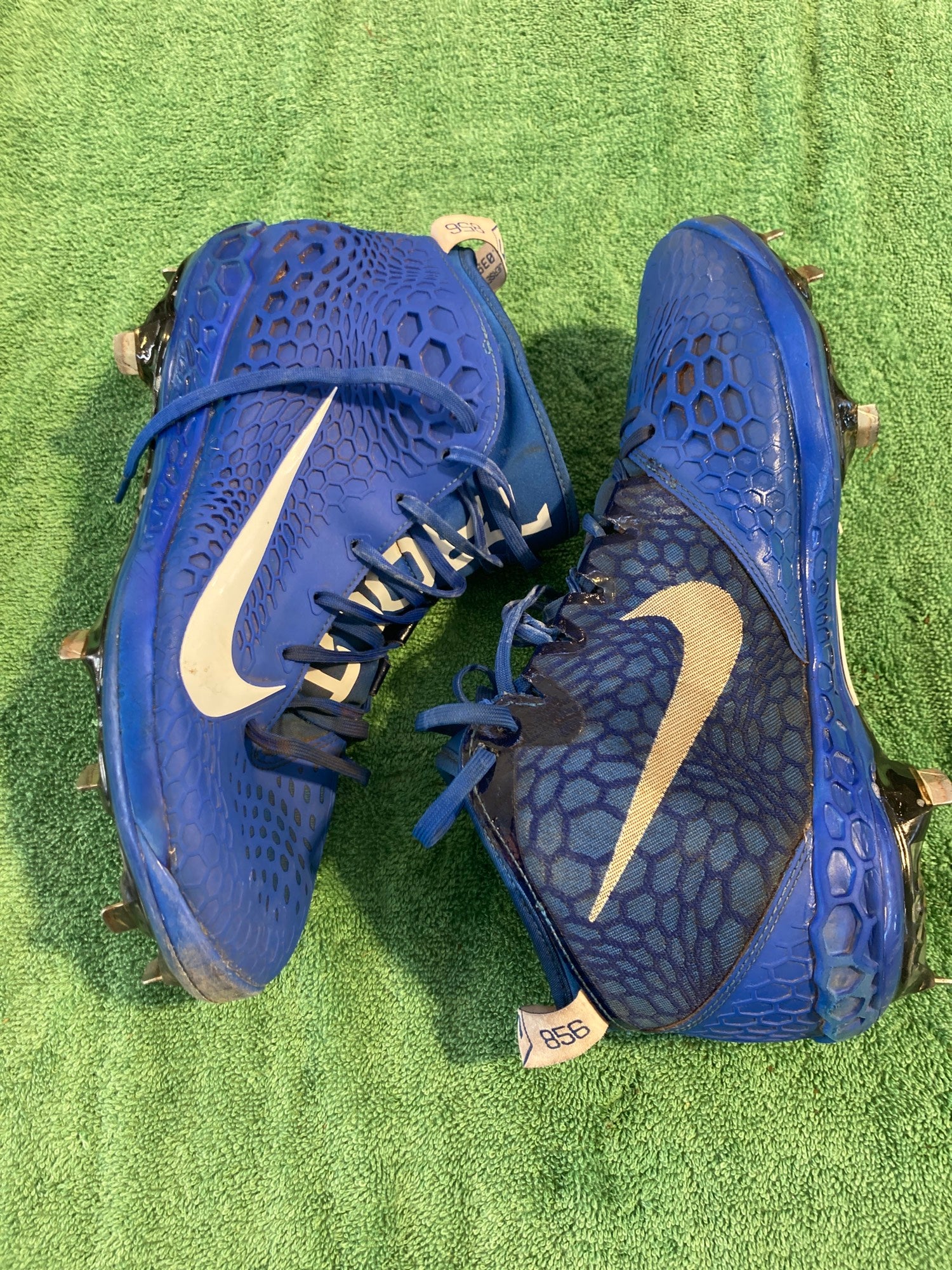 trout 5 metal cleats