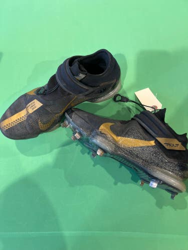 Used Men's 11.0 (W 12.0) Nike Trout Footwear