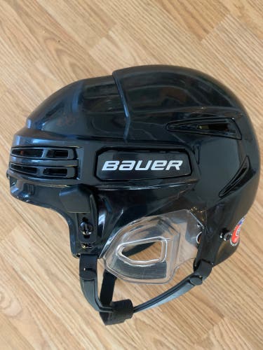 Small Bauer Re-Akt 75 Helmet