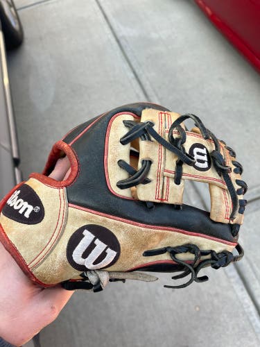 Wilson A2000 11.25 Infielder Glove