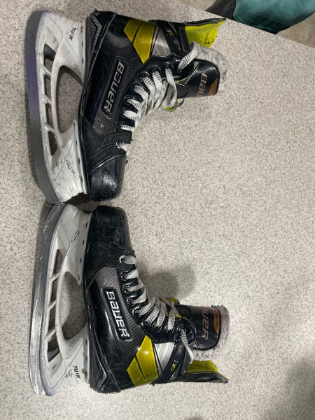 Used Bauer Regular Width Size 6.5 Supreme 3S Hockey Skates