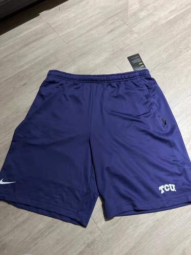 New Large Men's Nike Shorts