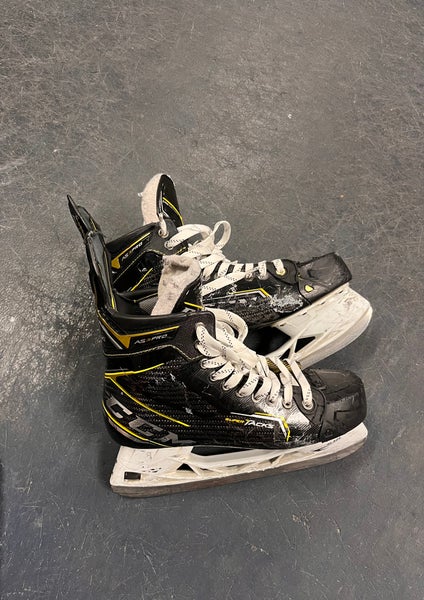 Used CCM Regular Width Size 9.5 AS3 Pro Hockey Skates