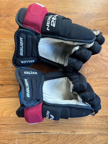 Bauer 13" Nexus 2N Gloves