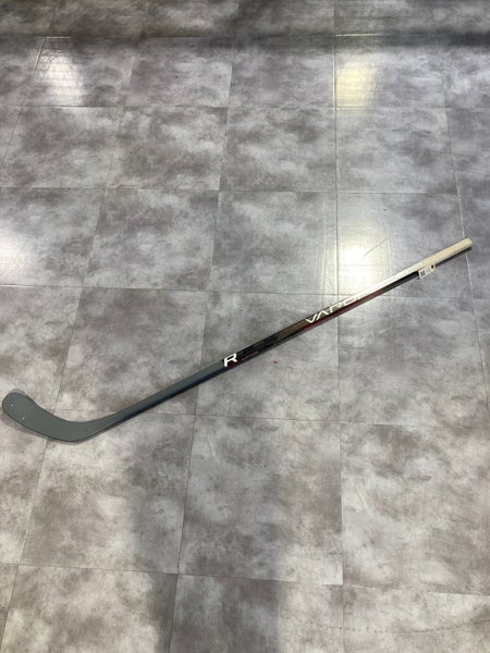Used Senior Bauer Vapor Hyperlite Right Hockey Stick P92