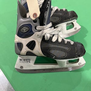 Junior Used CCM Super Tacks 652 Hockey Skates D&R (Regular) 2.5