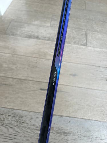Intermediate Right Handed P29  RibCor Trigger 7 Pro Hockey Stick
