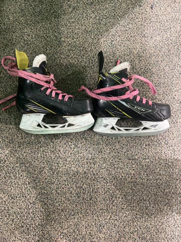 CCM Tacks 4092 Hockey Skates | Junior 3.5
