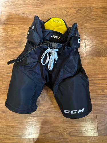 NEW Junior Large CCM AS1 Hockey Pants