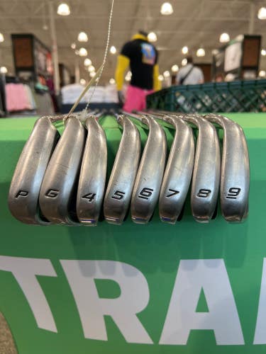 Used Men's Cobra FP Right Iron Set Regular Graphite