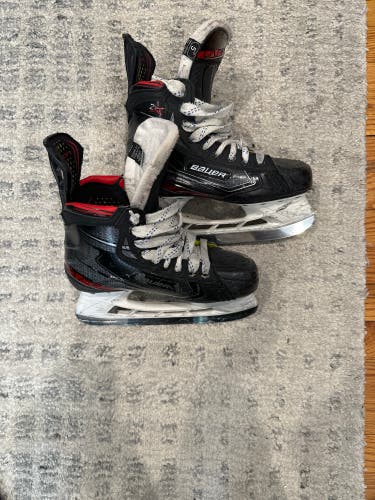 Intermediate Bauer Size 5 Vapor 2X Skates with 3 Pairs of Steel