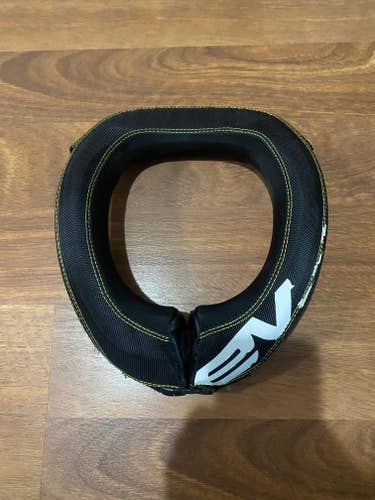 EVS Sports  R2 Collar - Neck Brace